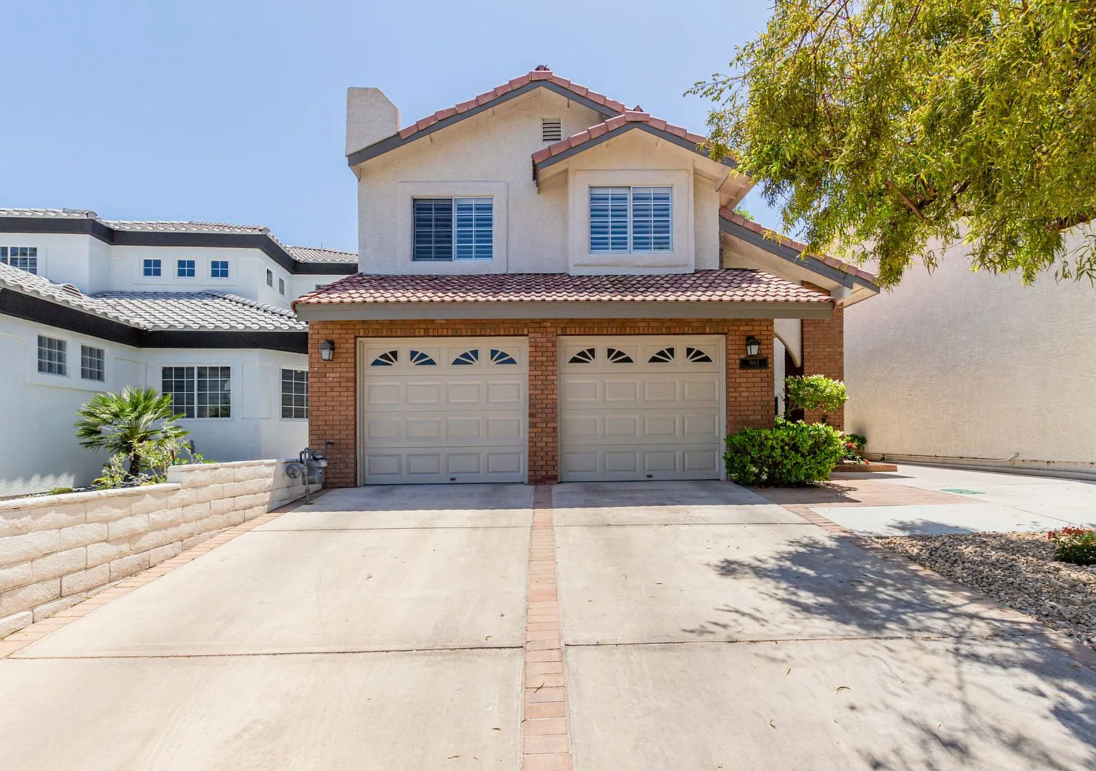 Guard Gated Las Vegas Country Club!! Recently Upgradedt/0! — Photo 2