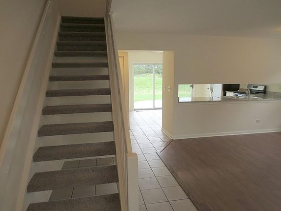 4th image of 2446 Deerfield Dr