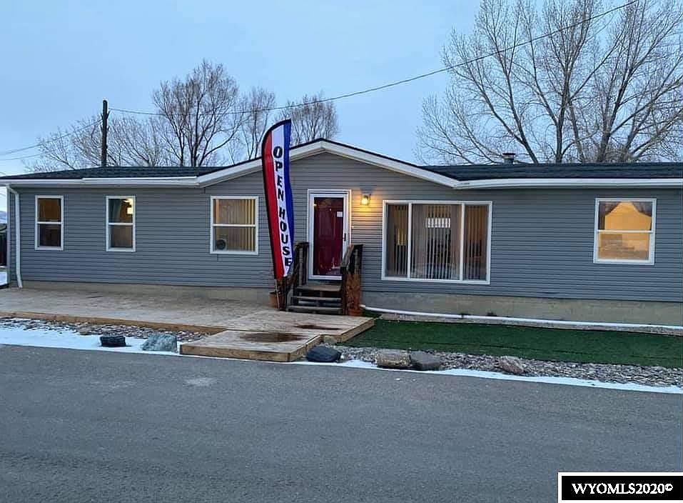 832 Walnut St Rock Springs Wy 82901 Mls 20206941 Zillow