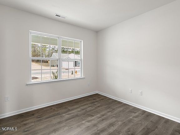 3rd image of 1001 Montford Drive
