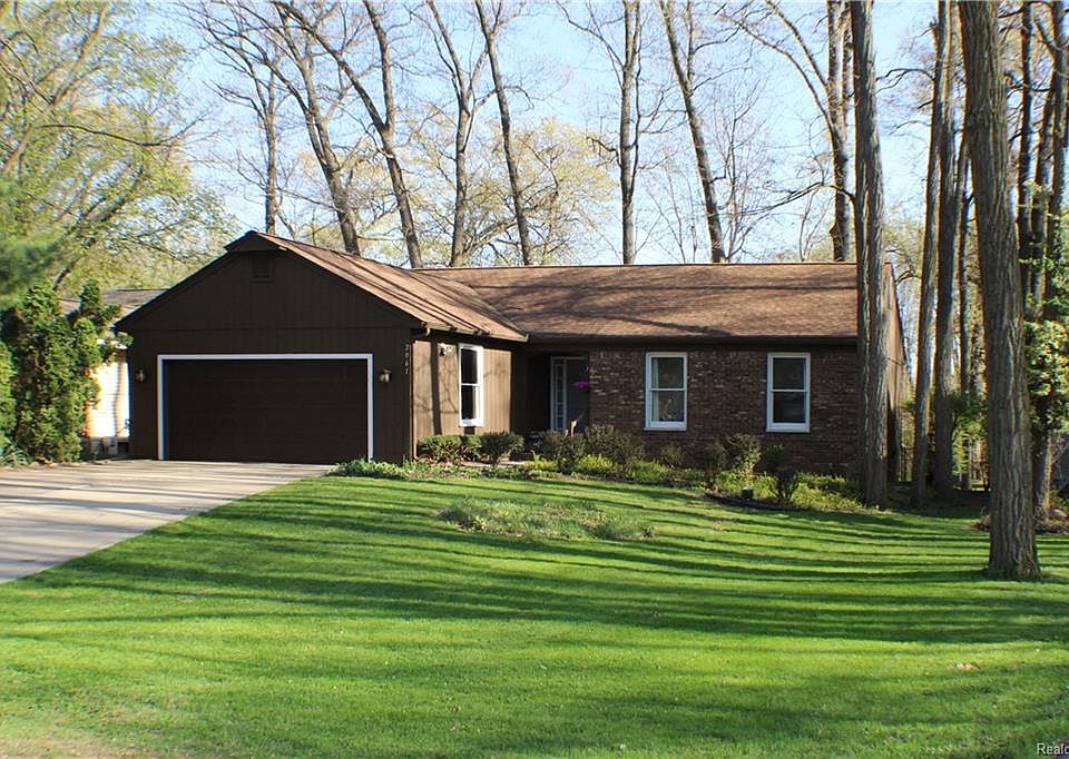 1st image of 2061 Fairfield Ave