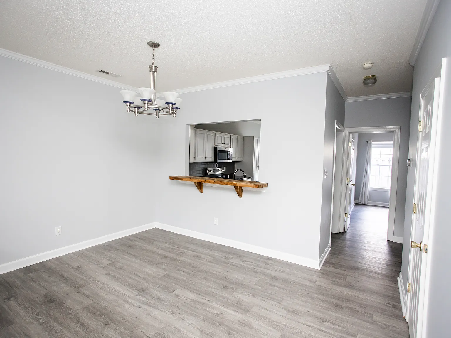 3 bed, 2090 sqft, $2,750 — Photo 3