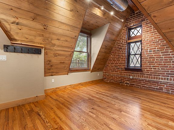 4th image of 1128 N Grant St #301