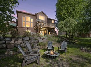 7266 Fawn Hill Rd, Chanhassen, MN 55317