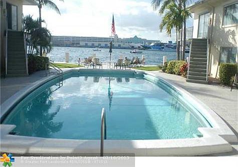2nd image of 1775 Harbourview Dr APT 2