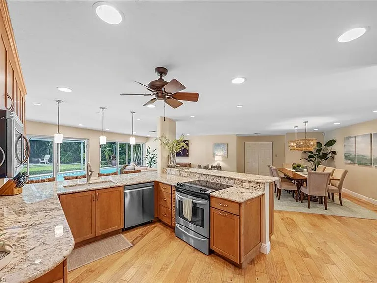 675 Harbour Dr — Photo 13