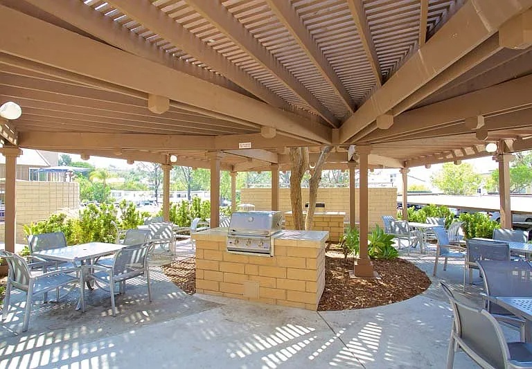 Pacific Bay Club Apartments — Photo 10