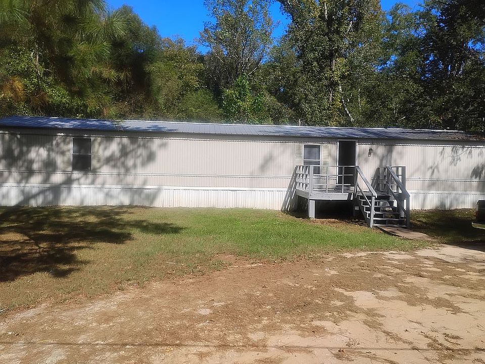 2nd image of 424 Rhodes Rd
