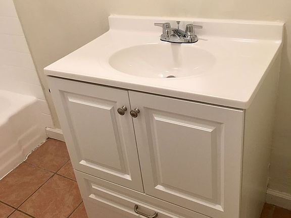 5th image of 4217 Carlin Ave APT 32