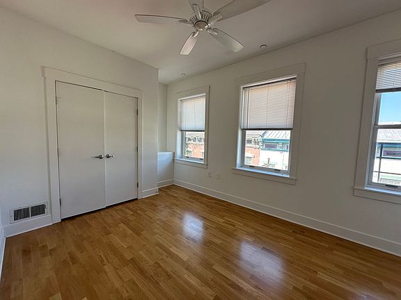 4th image of 1120-1122 Broadway St #5