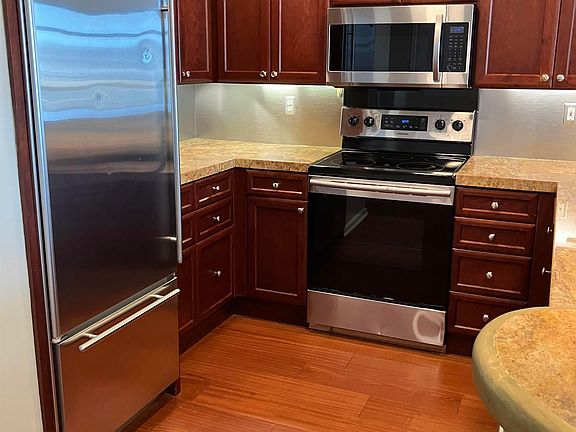 2nd image of 403 Main St APT 801N