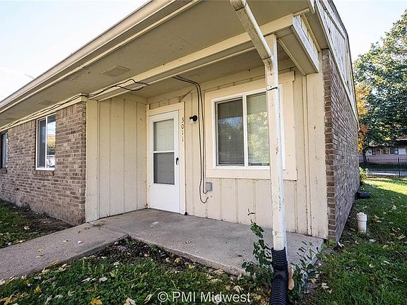2nd image of 3011 E Oxford Ln