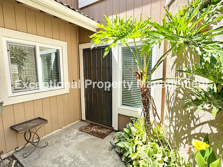 8419 Cedarwood Ln — Photo 2
