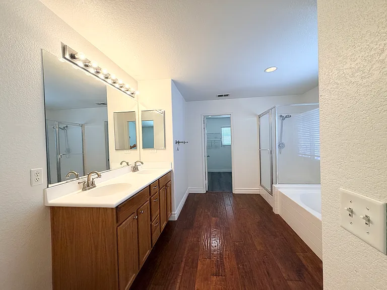 1884 Pinnacle Way — Photo 27