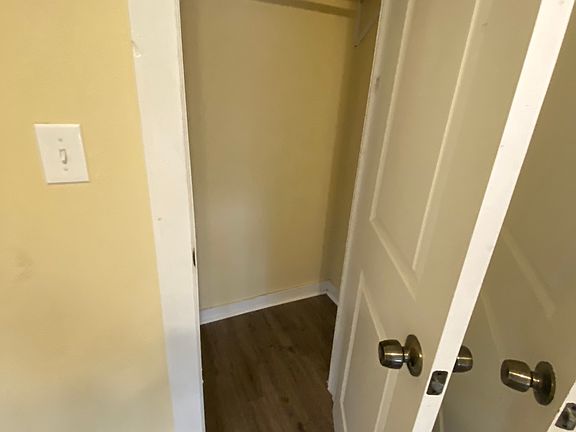 5th image of 521 Mobile Ave