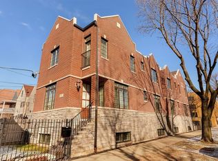 2033 W Addison St #B, Chicago, IL 60618