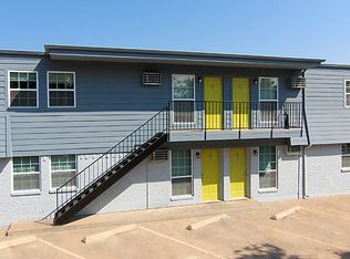 902 N Oak St, Arlington, TX 76011