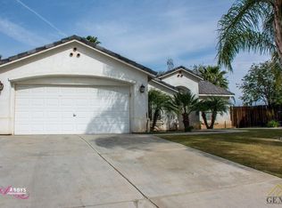 3751 Meadow Run Ln, Bakersfield, CA 93308