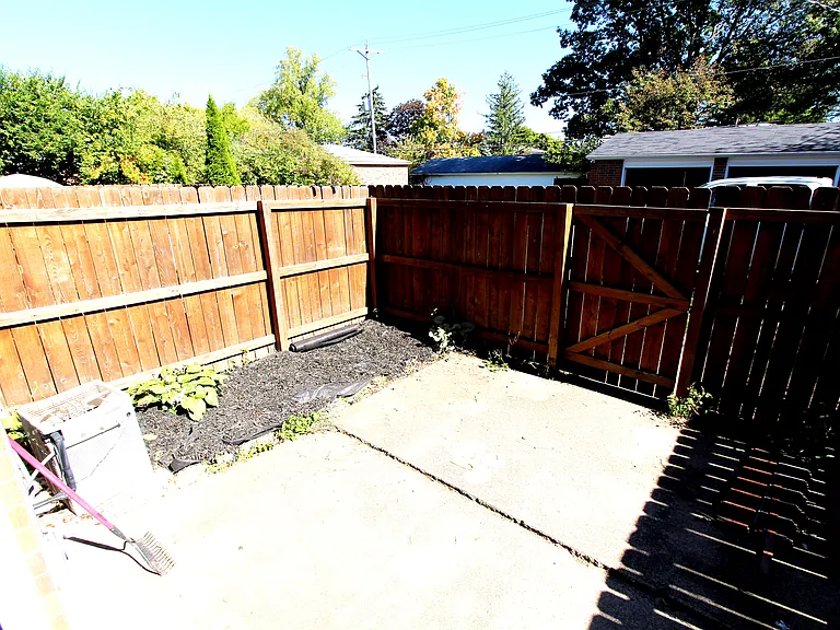 4822 Dierker Rd — Photo 27