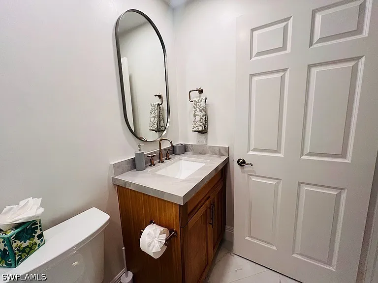 425 Cove Tower Dr #902 — Photo 15