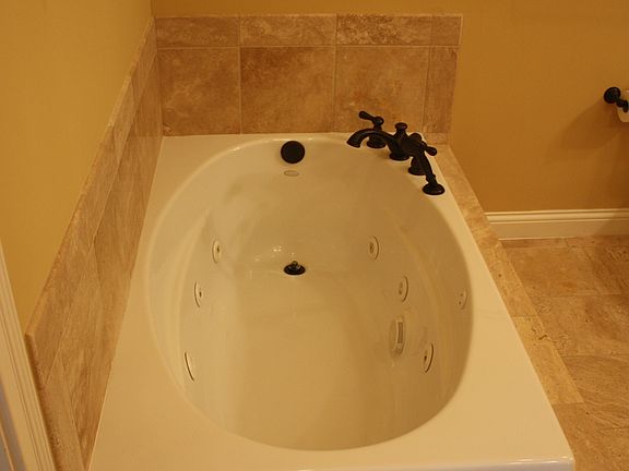 Jacuzzi in master bath