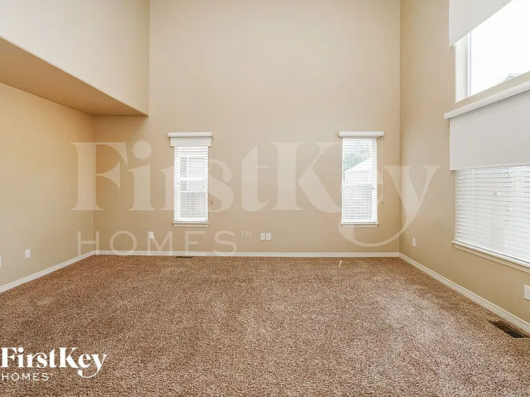 7724 Landover Ln — Photo 3