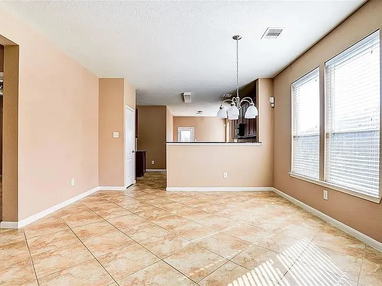 907 Aft Valley Dr — Photo 5