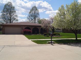 18514 Elm Ct, Macomb, MI 48044