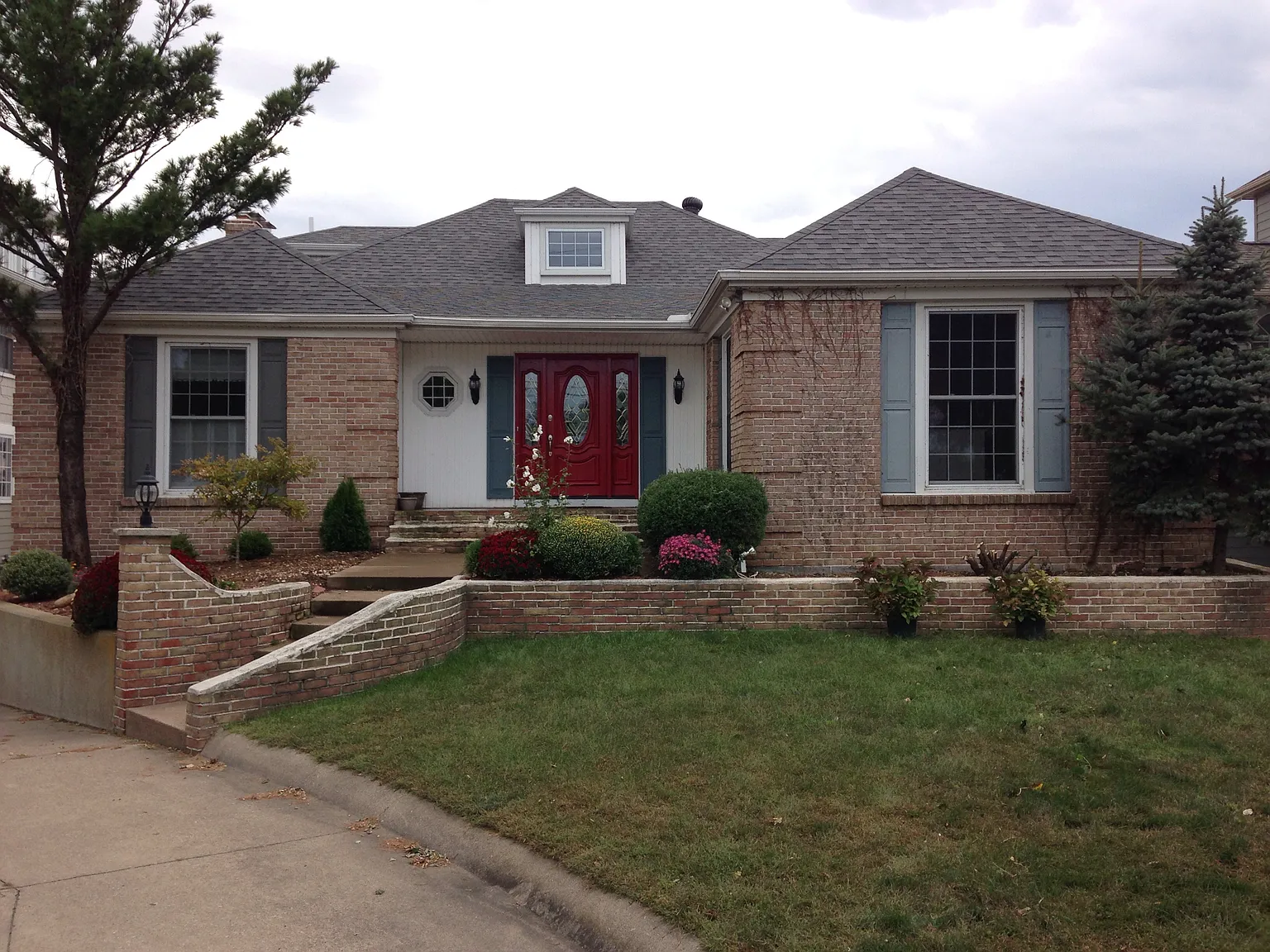 909 Cedar Point Rd photo 1