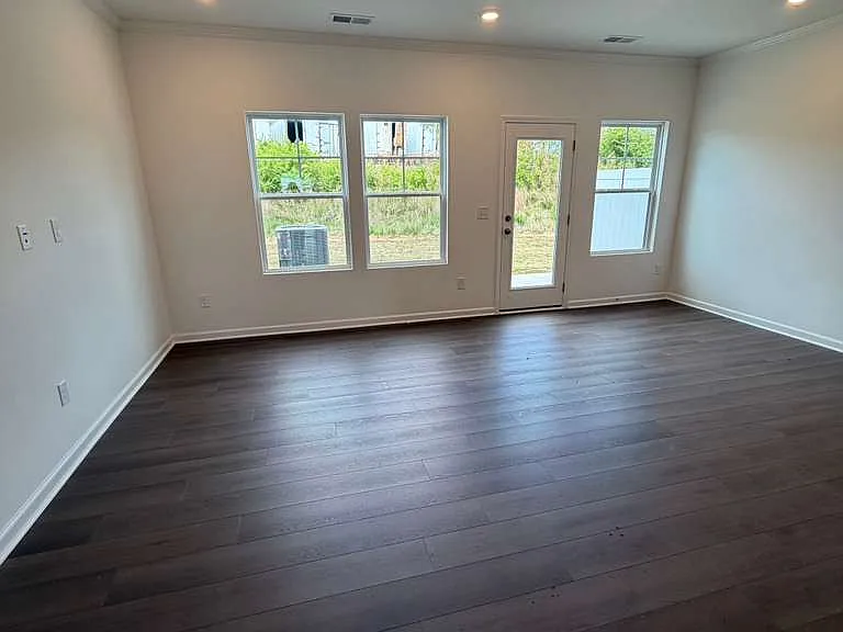 425 Venetian Dr — Photo 16