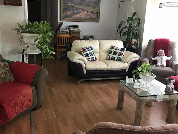4th image of 7545 Debutante Ln