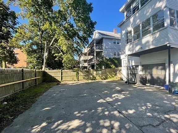 2nd image of 577 Ashmont St #2