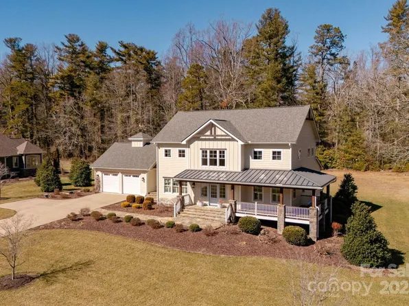 74 Shipman Pkwy #2, Flat Rock, NC 28731