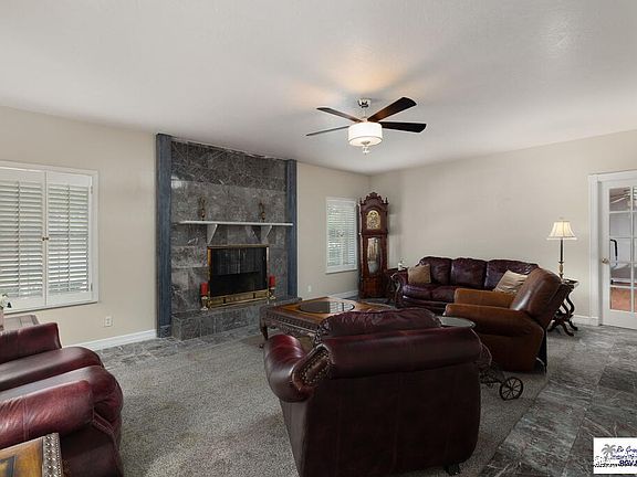 5th image of 2502 Emerald Lake Dr