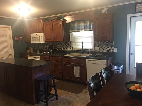 4th image of 2521 Lee St