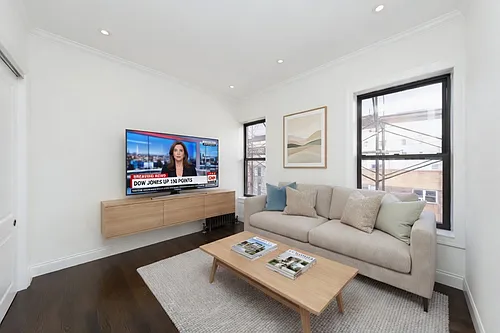 1379 Lexington Ave Photo 1