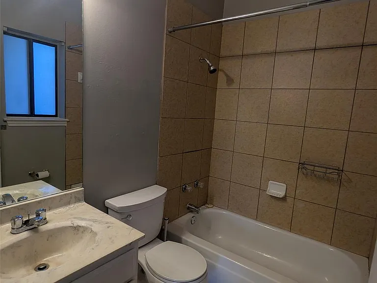 601 Nelray Blvd #11 — Photo 9
