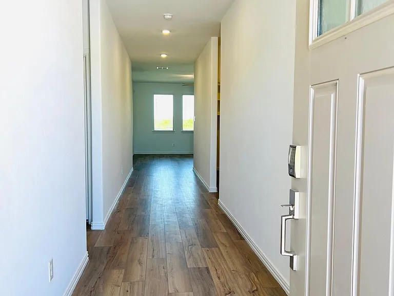 1105 Misty Brook Dr — Photo 12