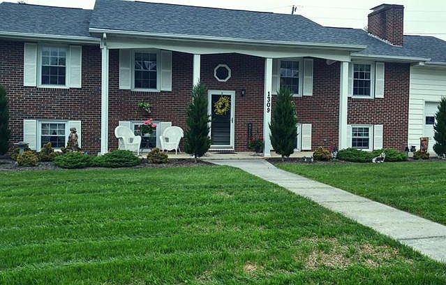 1st image of 1309 Hopkins Dr