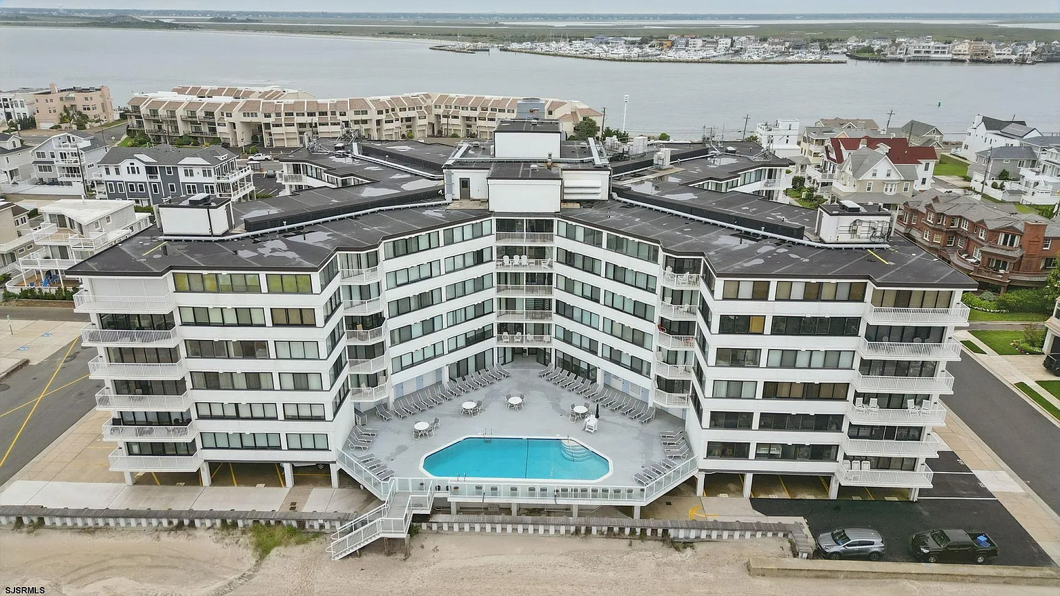 111 S 16th Ave APT 605 photo 1