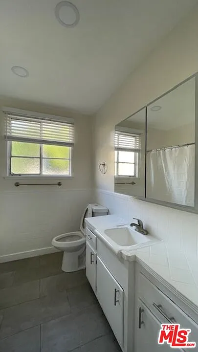 2 bed, 1.0 bath, 1025 sqft, $2,950 — Photo 4