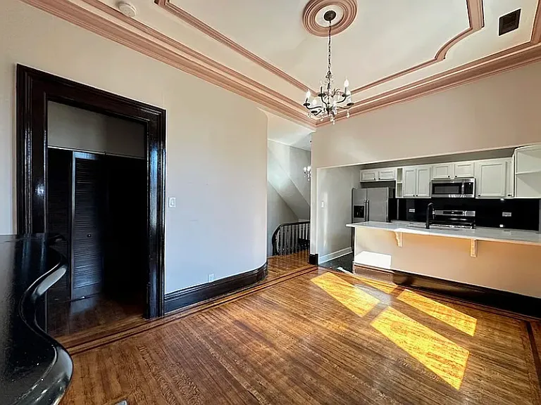 238 S Ashland Ave — Photo 19