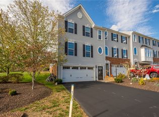 101 Raymond Dr, Oakdale, PA