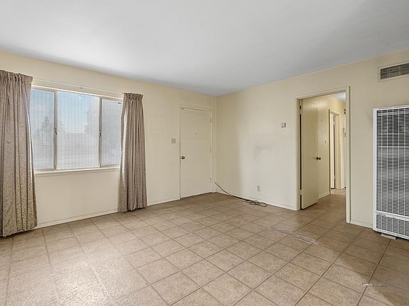 4th image of 1434 N Mooney Boulevard