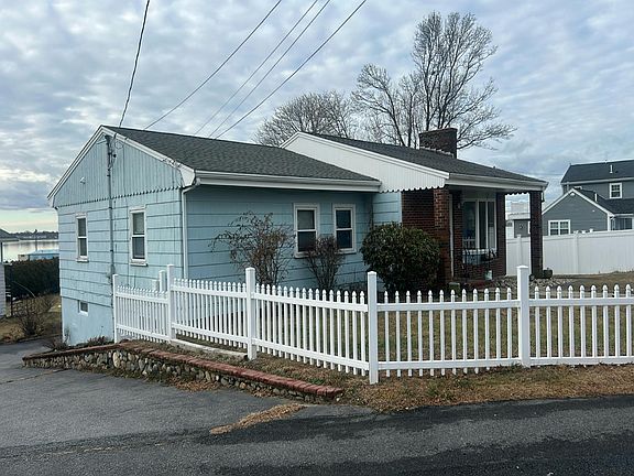 3rd image of 17 Beach Rd