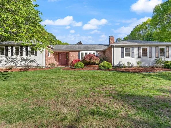 12 Queens Cir, Sharon, MA 02067