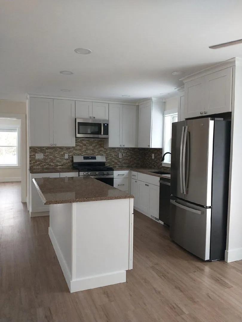 Spacious 2 BR 2 BA House with Walkout Basement - Close to Fisherman's Island State Park — Photo 4