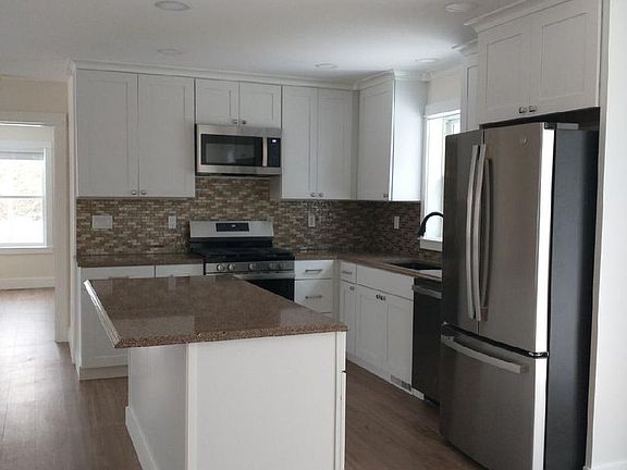 4th image of 15305 Rosehelen Ln