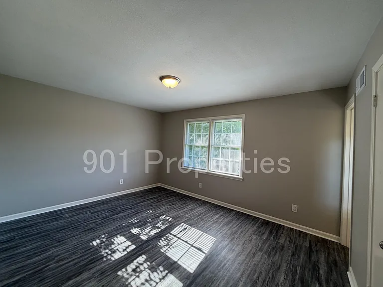 2658 Galaxie St — Photo 18