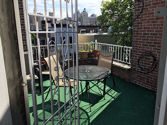 Rented by Tamara Cohen, LREB | media 25